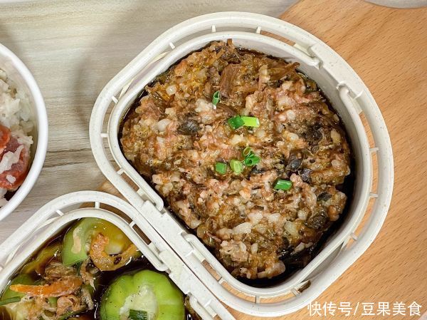补充蛋白质|0难度的梅菜蒸肉饼,好吃到停不下来