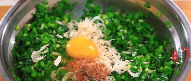 早餐别出去买了,教你懒人韭菜饼,不发面不揉面,天天吃都不腻