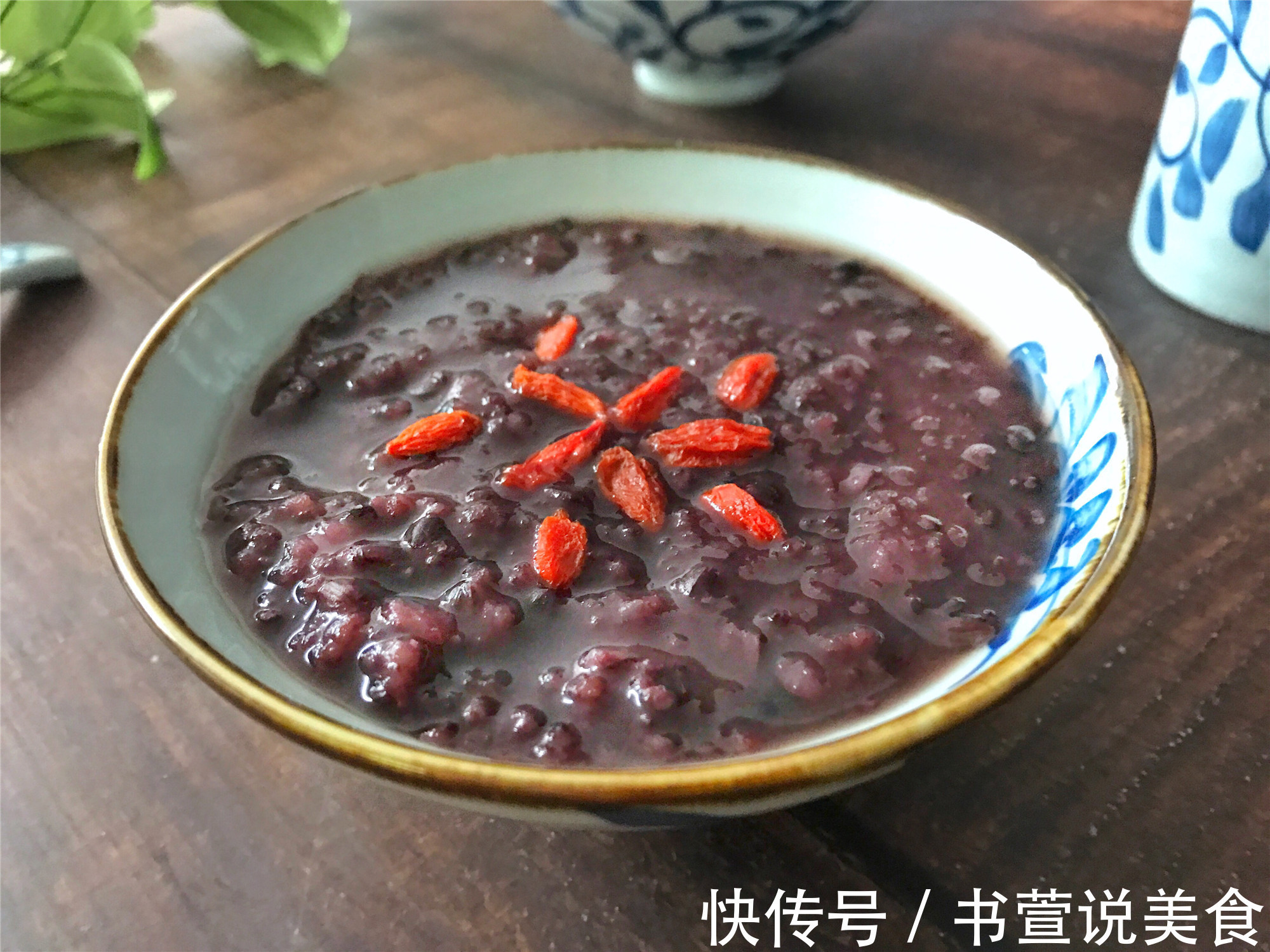 早餐别只喝牛奶豆浆,每天喝一碗它,养胃补血,营养媲美阿胶