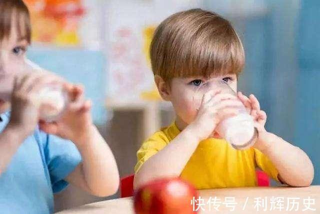 菠菜|2岁男孩小便疼还尿血,只因妈妈每天给孩子吃这个东西···