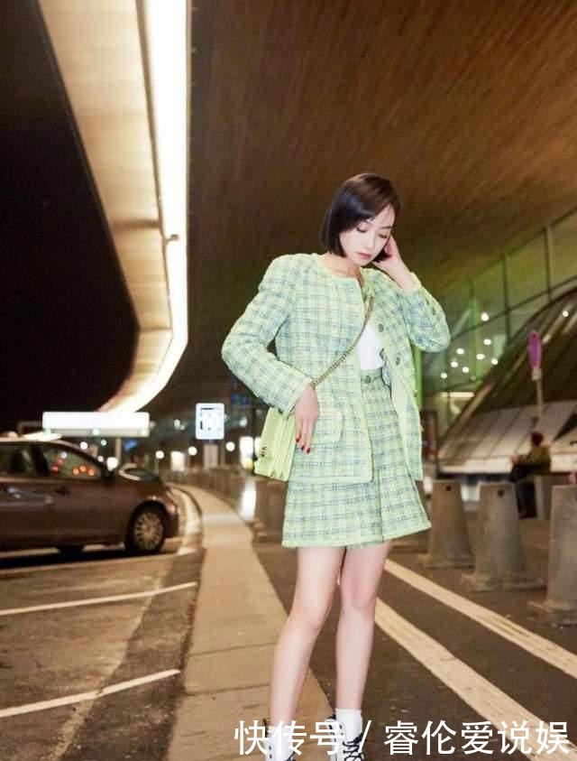 裙子|最近火了一种穿法叫:“小香风外套+裙子”,时髦高级还显瘦