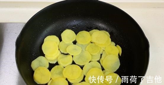 预防肿瘤|自己在家做麻辣鲜香的干锅土豆，土豆软糯，好吃又美味！