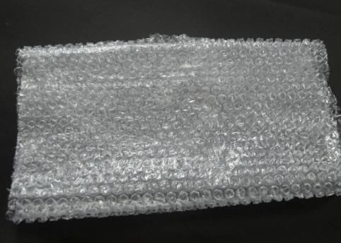 快递气泡垫不要扔了，放卫生间和厨房特实用，解决了很多烦恼