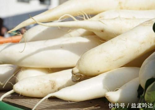 冬天要多吃白萝卜,买白萝卜时,牢记3个技巧,不怕买到糠心萝卜