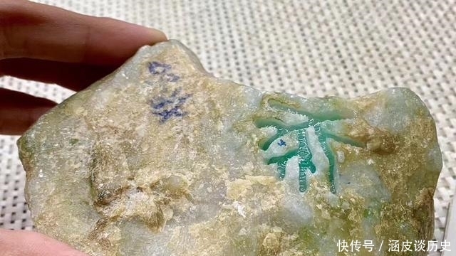 真假|如何鉴定出翡翠原石的真假与辨别翡翠原石的好坏?