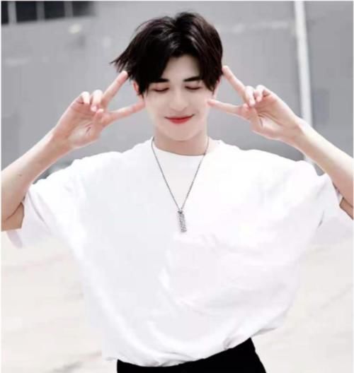 利路修开启竞争巡演，井汲大翔看狗打架，可成团的INTO1什么时候营业？