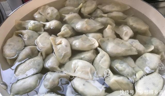 面丁儿素馅饺子的做法，简单又好吃！