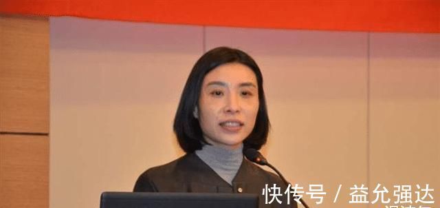 陈小英|陈小英：把申通146亿卖给马云，衣锦还乡后，又靠雨伞再挣百亿