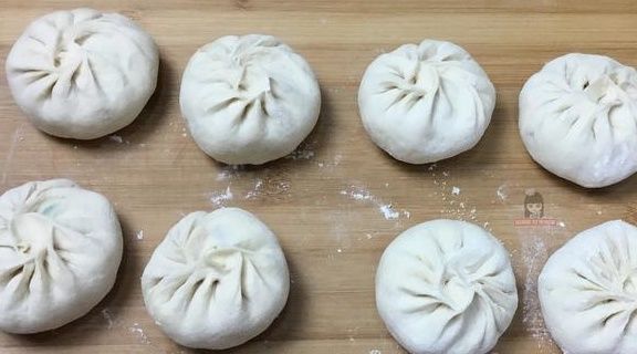 香菇|老阿姨手把手教您在家蒸包子，3个小诀窍，包子又白又松软