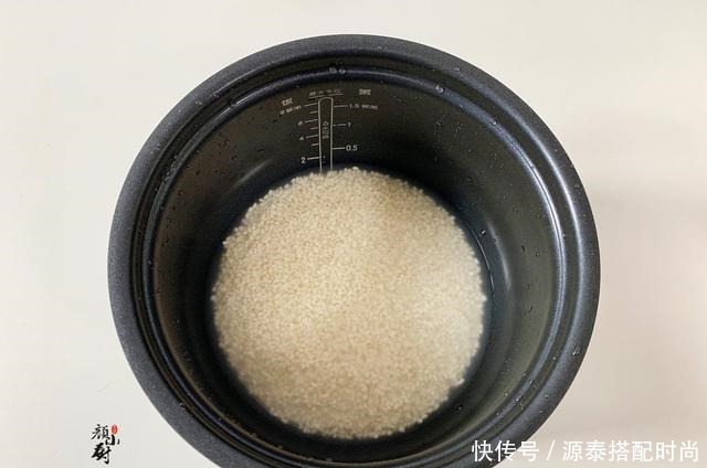 肉有饭|简单好做的懒人焖饭,一锅菜、肉、饭全有,焖一锅太馋人