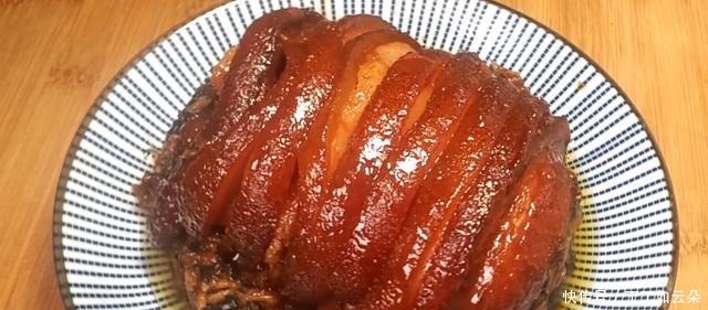 梅菜扣肉这样做太好吃了,就连大厨都点赞,亲戚朋友抢着吃