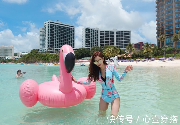 孙允珠|女神孙允珠高清时尚搭配：银河夏夜精灵薄荷蔷薇比基尼