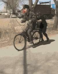 |搞笑GIF:同样都是妹子 差距咋就那么大呢