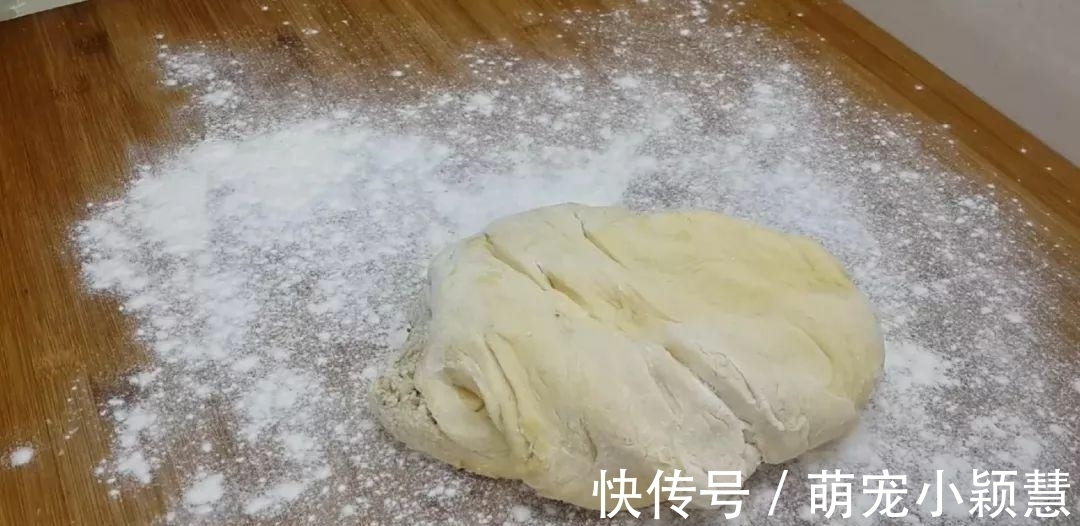 茴香|1斤面粉,2个鸡蛋,筷子搅一下,教你做创意小油条,比麻花好吃十几倍