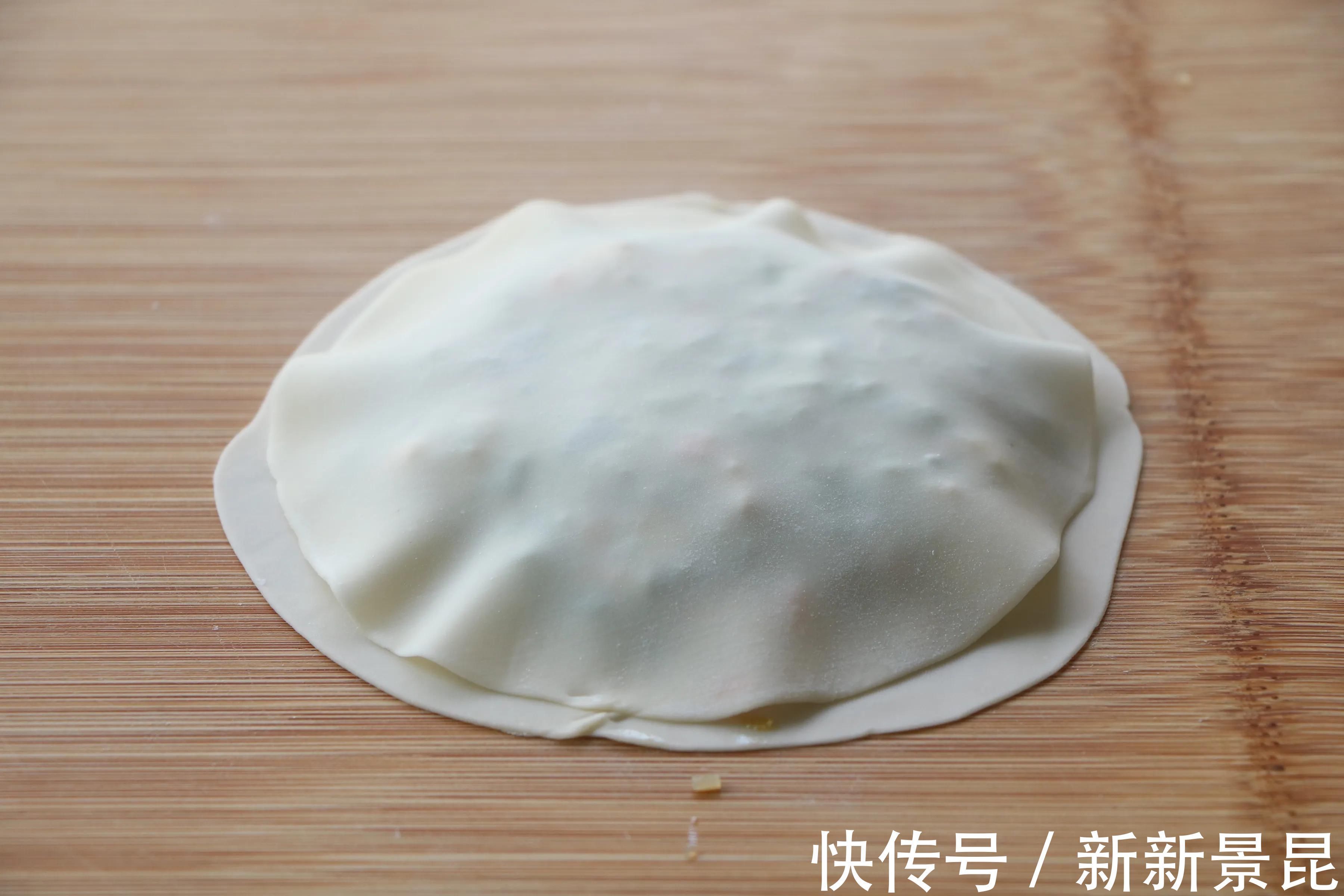 新手|韭菜盒子新做法，不和面不揉面，皮薄馅大，特别适合新手和懒人！