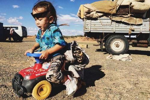 导致|整体环境的恶化,冲击了蒙古国的生育观念,导致贫困的代际相传