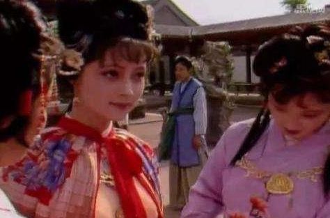 王夫人|林黛玉初进荣国府，两位舅舅像商量好了一样，为何都避而不见