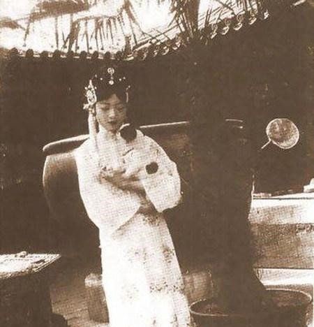 高雅|末代皇后婉容到底有多美外国使节夫人也折服她的高雅仪态