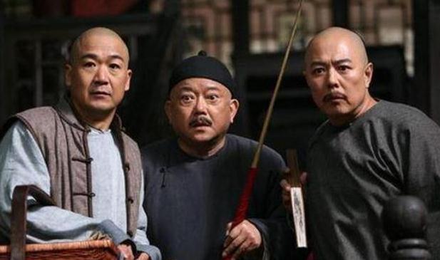 乾隆#乾隆出上联:洞中泉水流不尽,纪晓岚百思不得解,一女子轻松对出