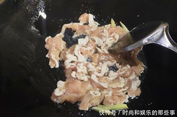 通气孔|这菜是“肠道推粪机”,润肠通便,隔天排空黑宿便,轻松又舒坦!