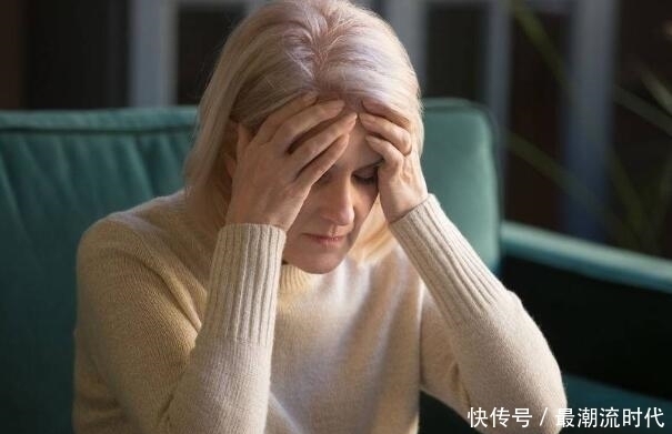 女人|女人中年后,身体感到4种不适,或是提醒你即将进入“闭经”期
