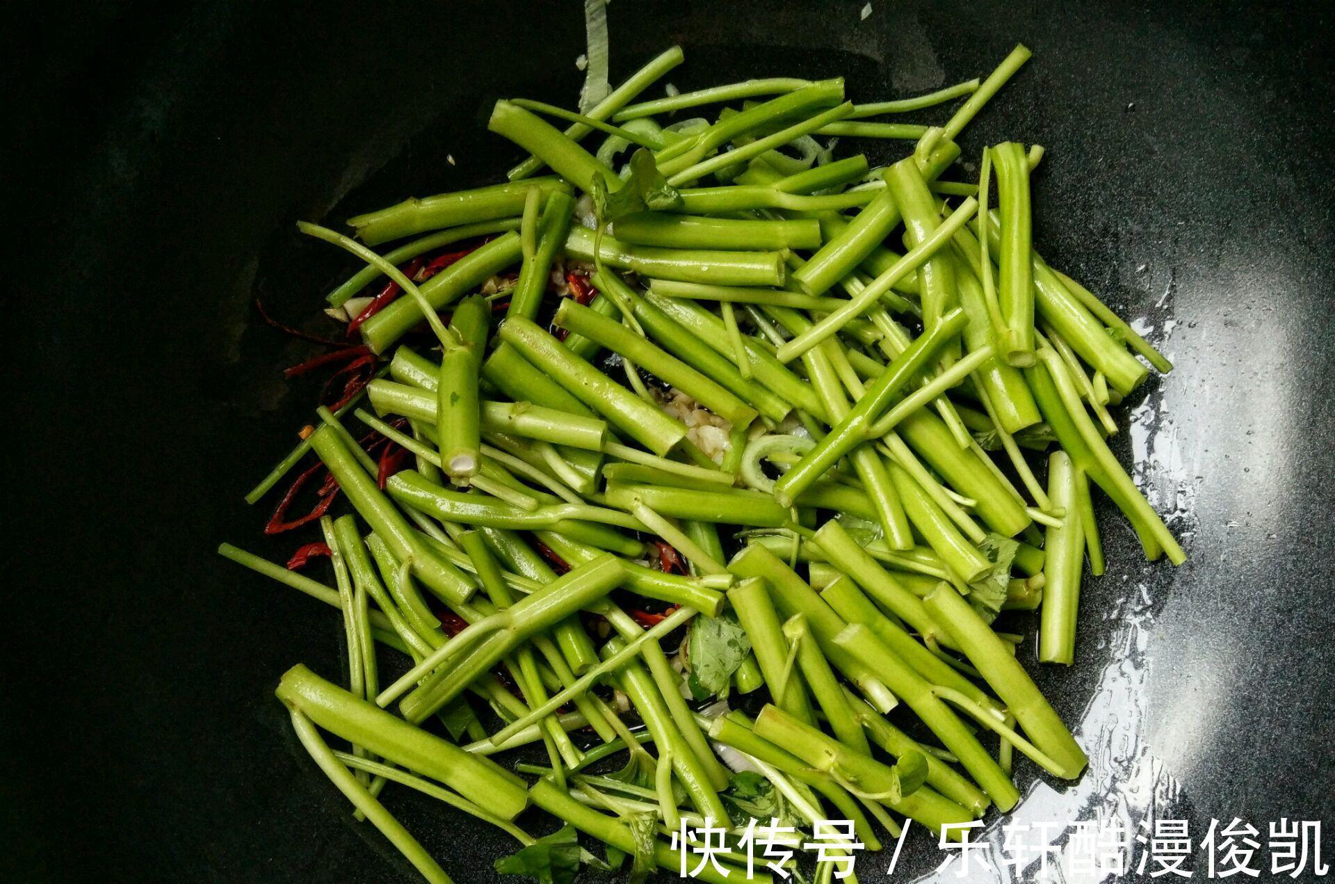 碱性食物|白露过后,遇见这菜别手软,再不吃就没有了,下饭解馋,比肉都香