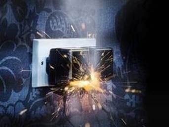 电源|充电时先插电源还是先插手机安全充电新姿势,快get起来