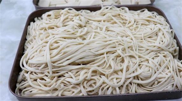 配方|手把手教你在家做手擀面,配方比例告诉你,做法简单,一学就会