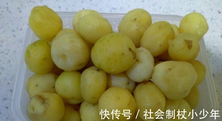 土豆片|末伏多晒些土豆干，到冬天炖肉炒肉，比新鲜土豆都美味，教您方法