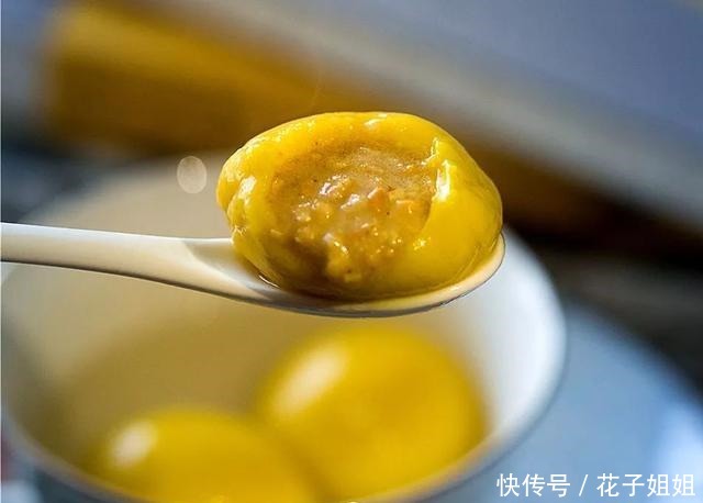煮汤圆,是用冷水下锅还是热水一开始就错了,难怪会露馅破皮!