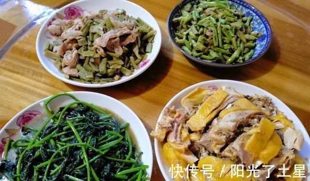 晒娘家晚餐,有肉有海鲜,青菜豆腐齐上桌,大人小孩吃得香!