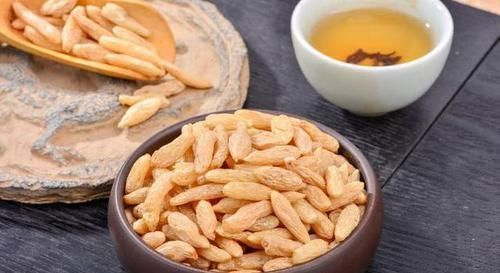 泡水|肺不好的人,常用此物泡水喝,滋养肺部,清理肺部的垃圾