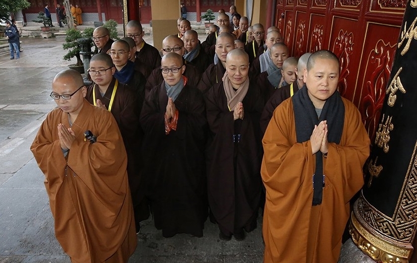 护符|为何五台山女僧越来越多，并且还都十分年轻？导游：别去接近她们