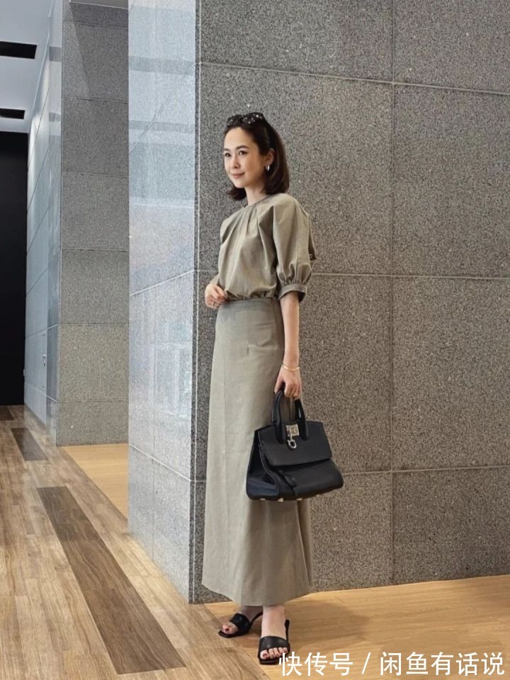 基础|50岁阿姨们这样穿真美,明明是简单基础的穿搭,看着却显贵还时髦