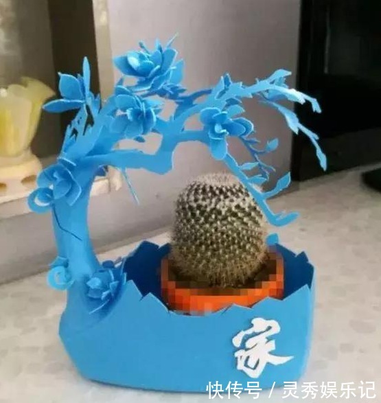 家中用完的“洗衣液桶”别丢了,剪上2刀,秒变养花神器,太美了