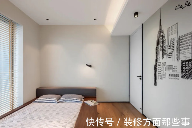 地砖|183平在浓厚的木质感地面与天花装饰下,舒适而又温馨优雅