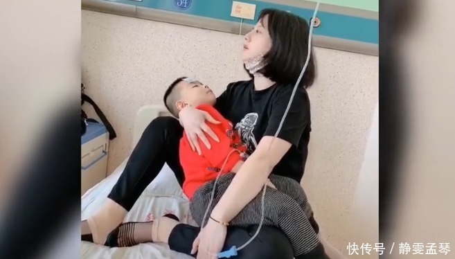 生病|姨妈抱着生病的外甥，这一幕感动了很多人，网友：姨妈也是妈
