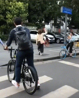 |搞笑GIF:如果再给我一次选择的机会,我绝对不会生这么多