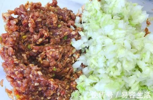 馅料|白菜焯水再包馅大错特错,加盐也不对,这种做法最正确,香嫩紧实
