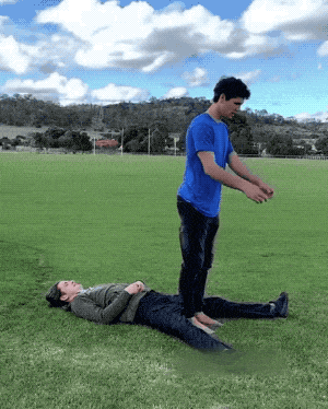 |搞笑GIF：太高兴了 据说新娘当时都开心的哭了