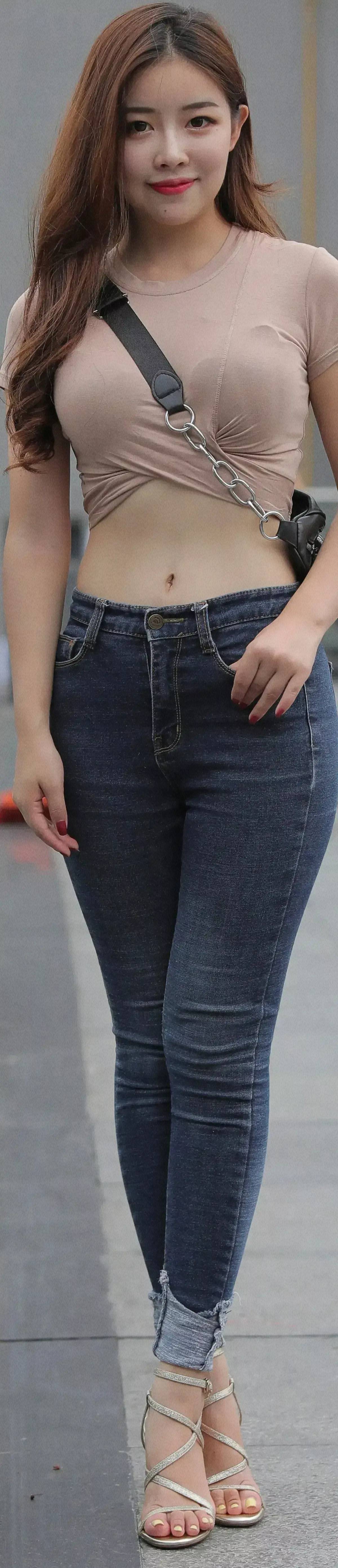 高腰|短款上衣搭配高腰的下装, 轻松穿出了身材好比例的视觉效果