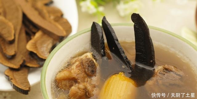 排骨|分享4道廣東人都愛煲的“雞骨草”老火靚湯，清熱祛濕又養肝！