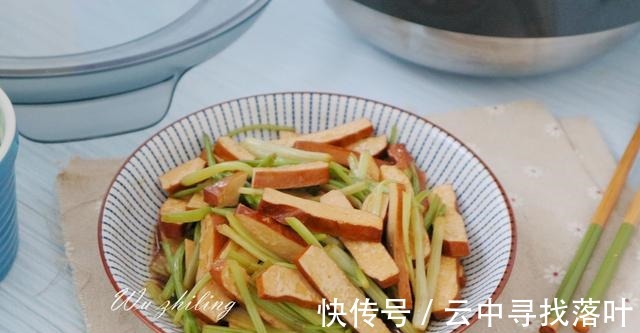 鸡鸭|冬天中老年朋友此菜要多吃，比鸡鸭鱼肉更健康，肠道舒服了！