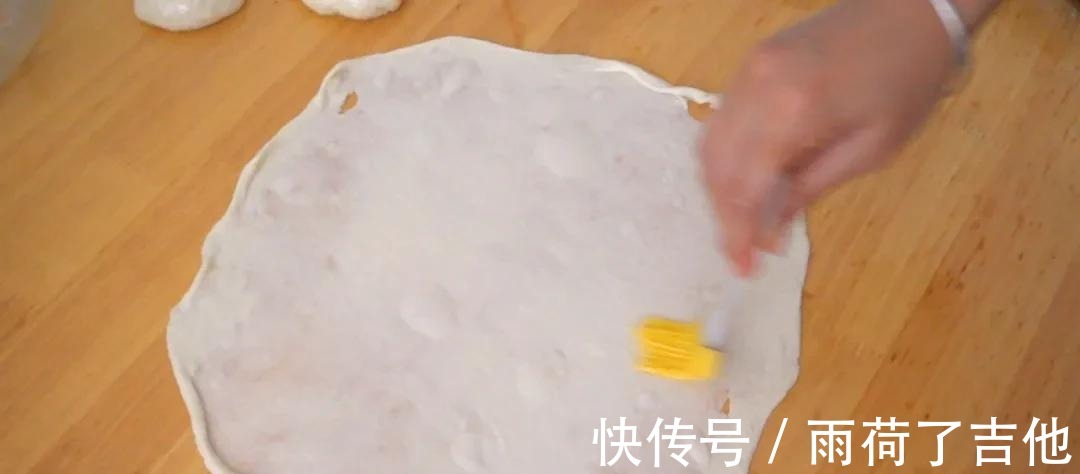 4种材料，不发酵，不用烤箱，自制起酥煎饼，香喷喷的面食！
