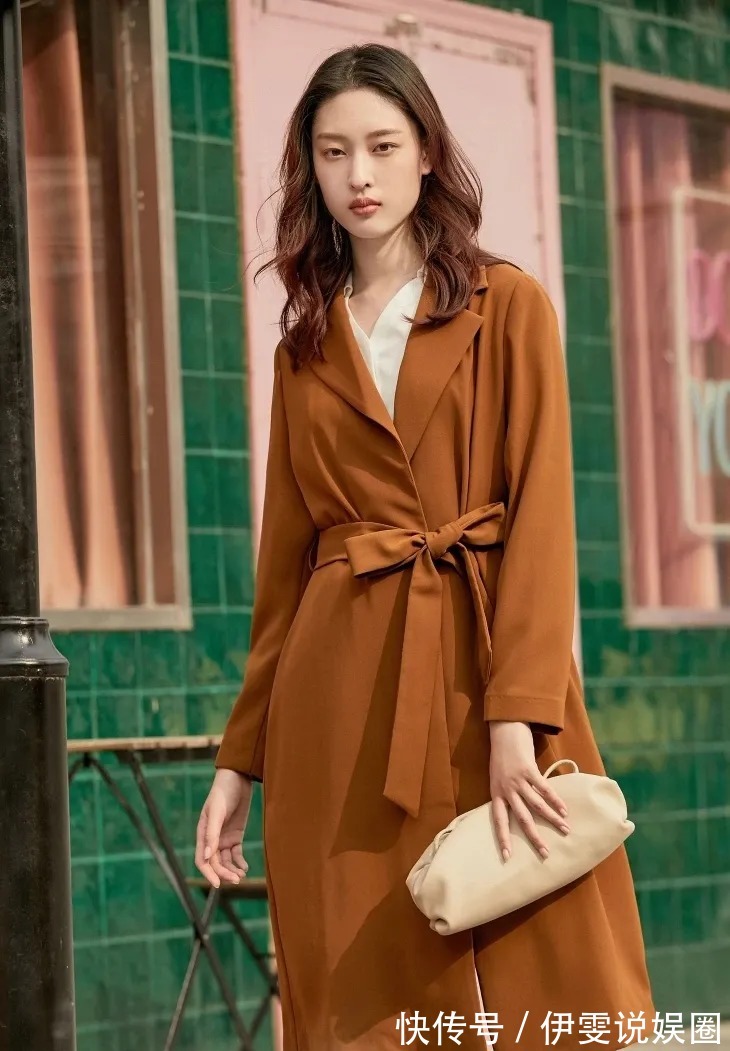 厚重感 她的穿搭:知性大方的“棕色”, 百搭好看