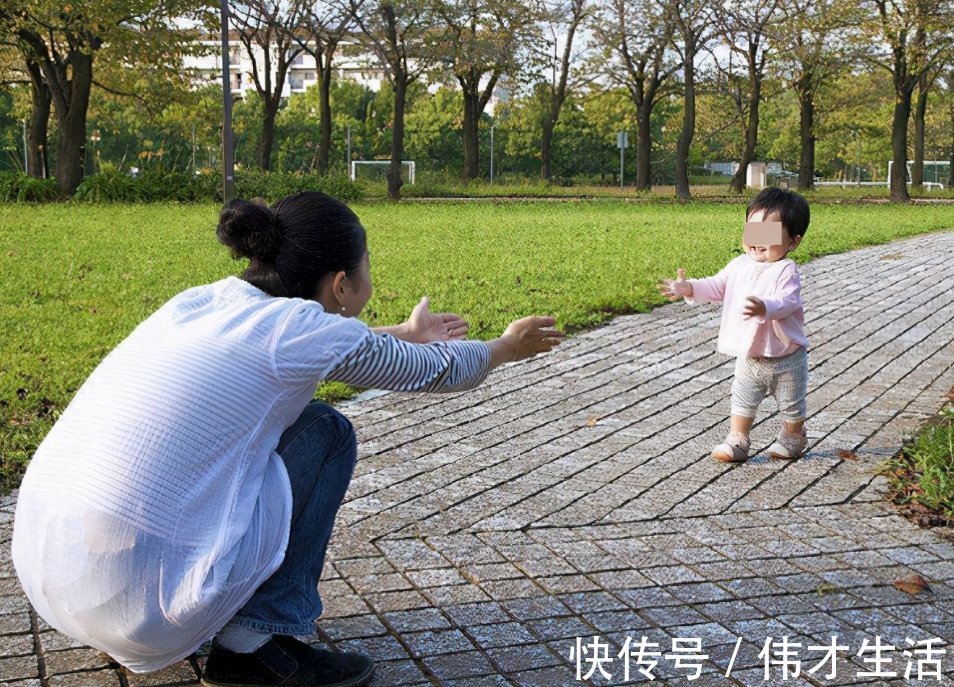 条件|七八个月的宝宝适合学站吗？满足两个条件，家长就可以开始尝试了