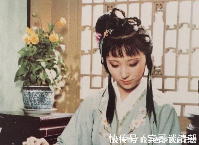 贾府|元春在省亲的7小时里，反复跟贾府强调着同一件事！