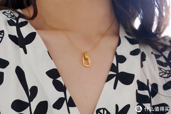 指南|“金”诚所至，那些既保值、增值又有设计感的金饰七夕送礼指南
