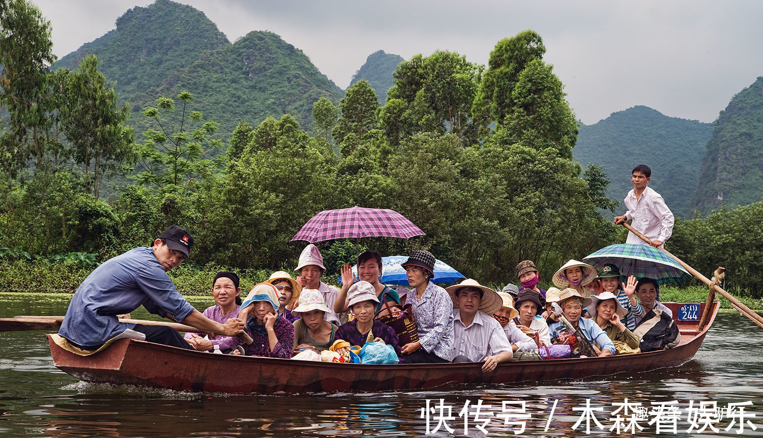 越南|越南地下古寺香客贴真钞祈愿，看着纸币被毁有点可惜