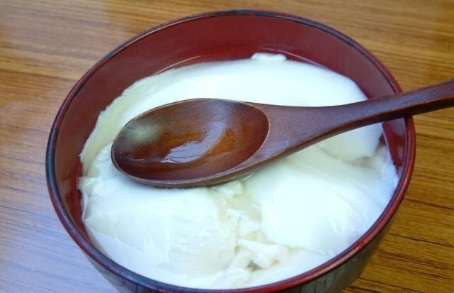 做豆腐脑时，不要再加石膏了，加点它，做出的豆腐脑嫩滑如果冻